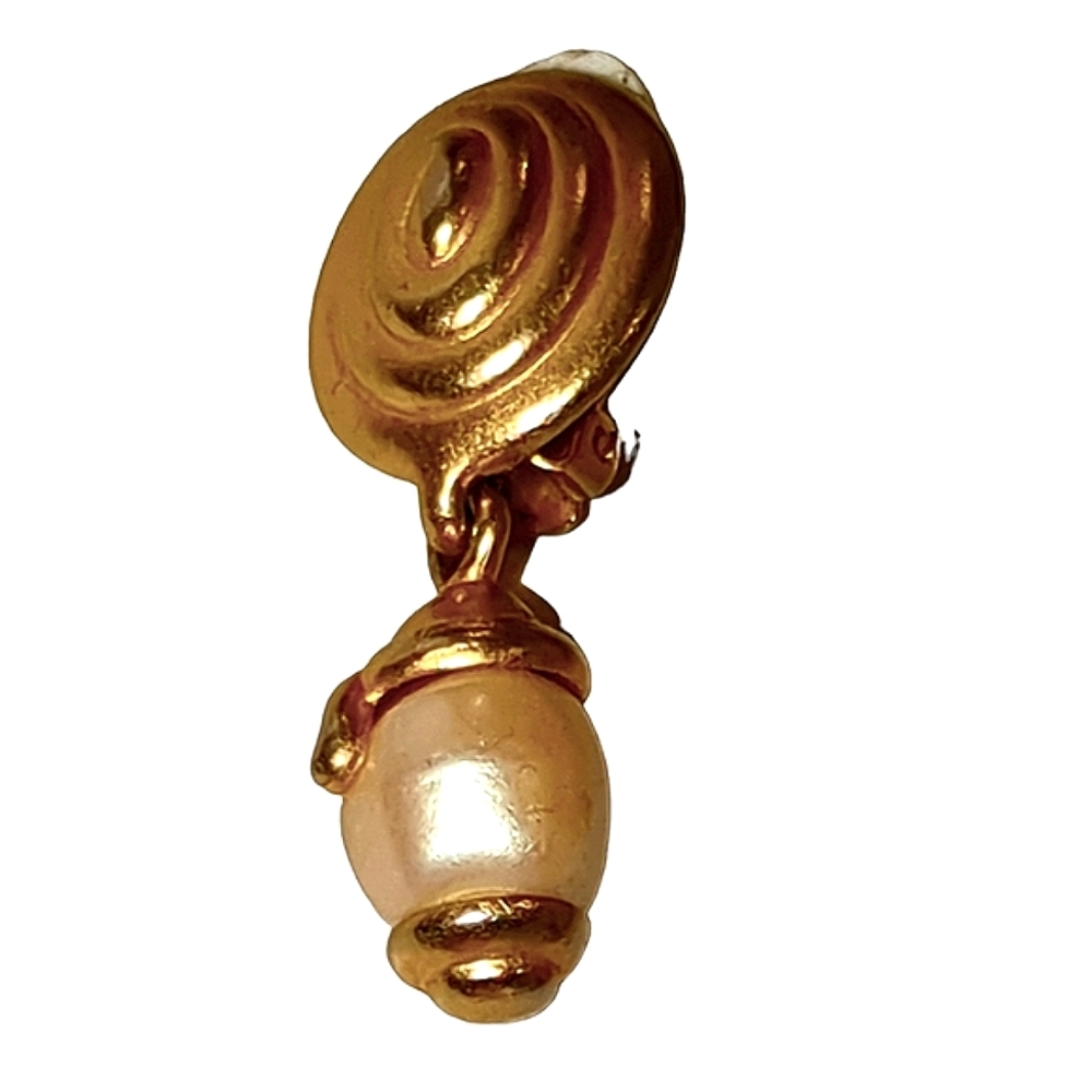 Vintage Caroline Herrera pearl drop brushed GOLD single clip vintage earring
